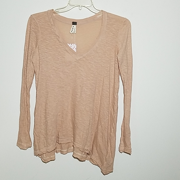 We The Free V-Neck Distressed Tee - Picture 3 of 7